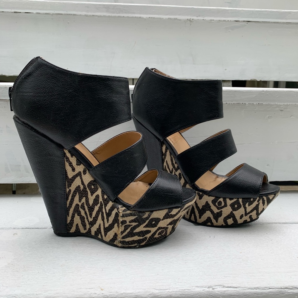 Platform sandal wedges